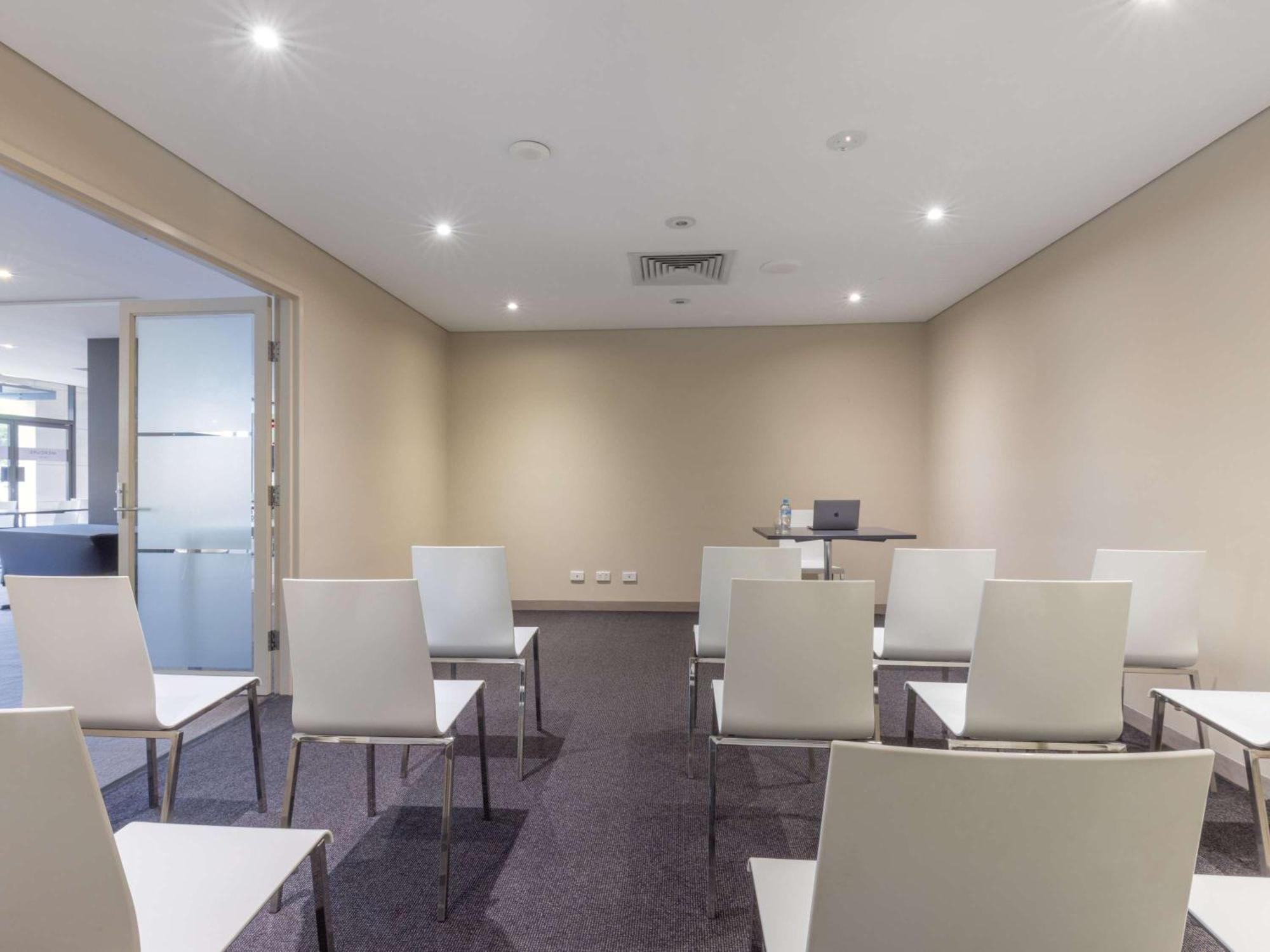 Mercure Brisbane Garden 4*