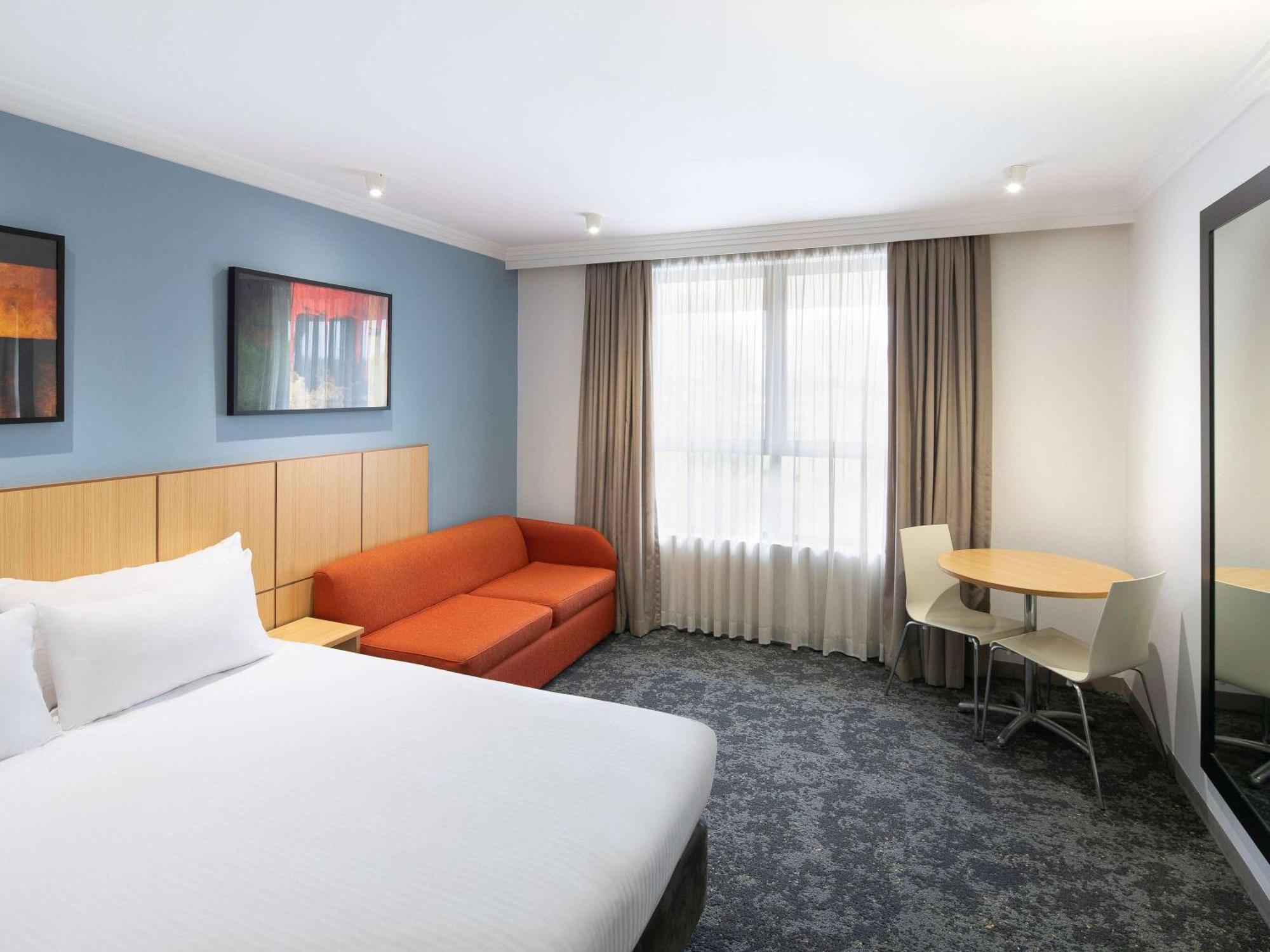 Mercure Brisbane Garden 4*
